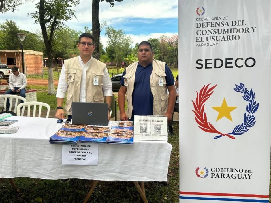 SEDECO brinda asistencia a consumidores en la primera jornada de Ciudad Mujer Móvil en Guairá