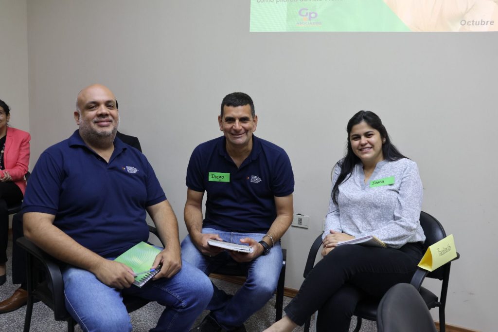 Capacitación para fortalecer el trabajo en equipo en la SEDECO